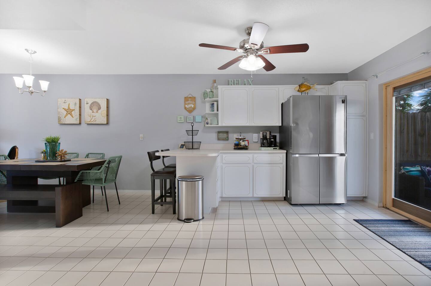 Relaxing Beach Retreat — Kitchen and dining