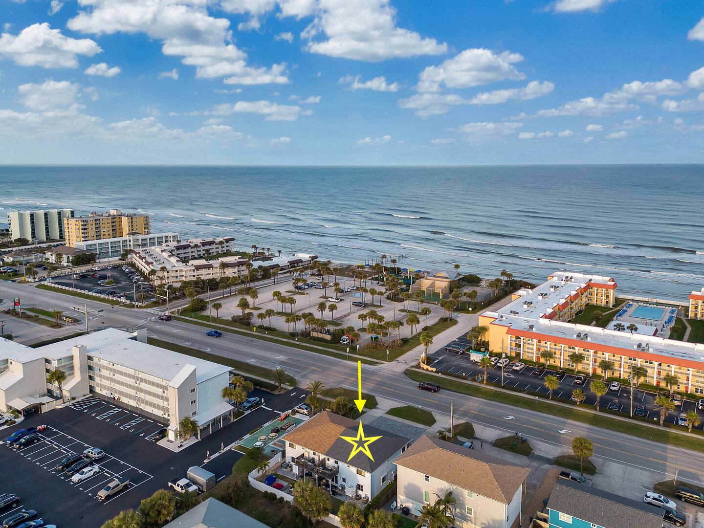 Modern Beach Retreat — Neighborhood aerial