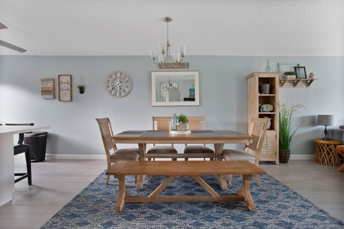 Cozy Beach Retreat — Balcony dining